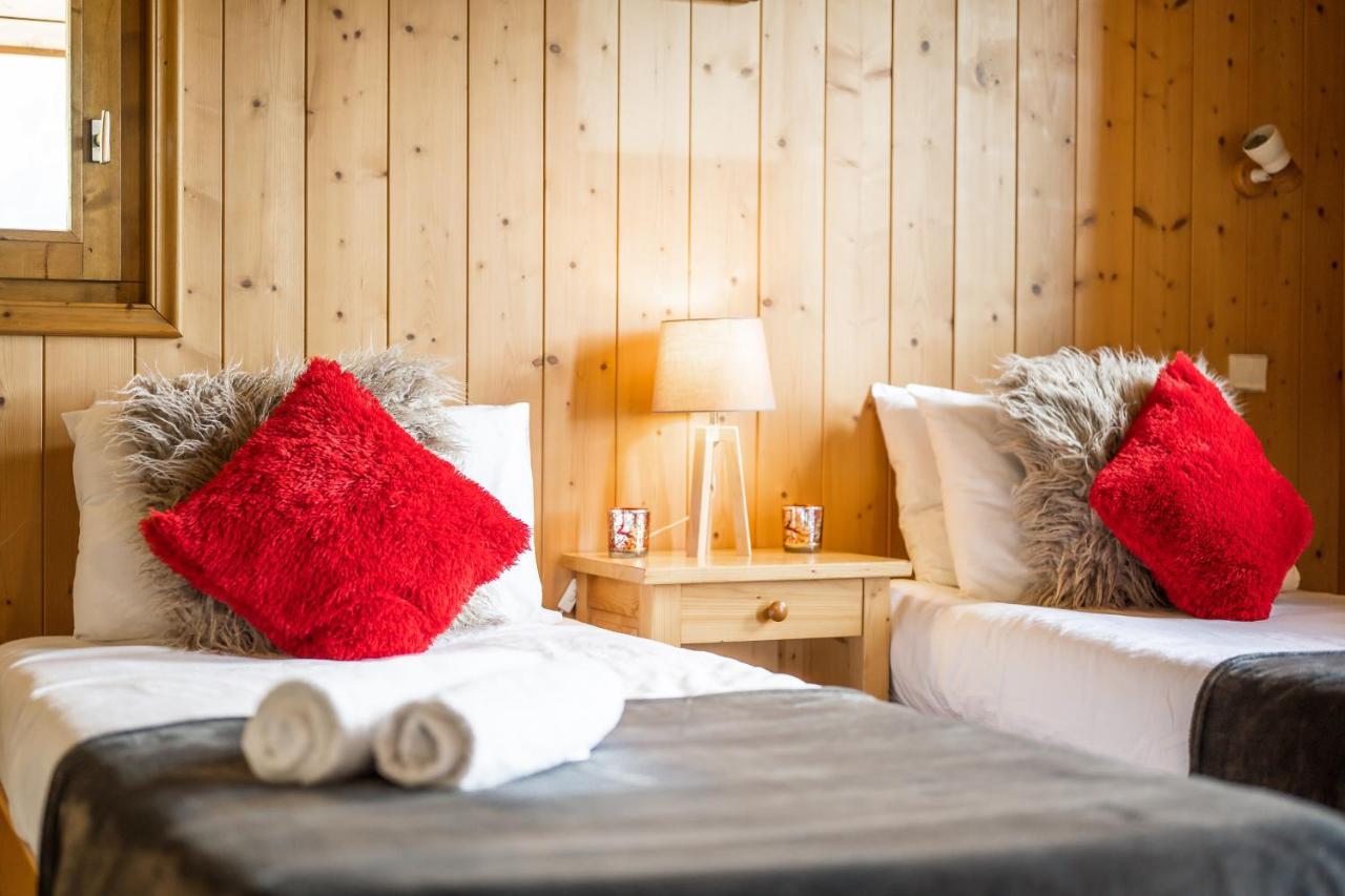 Chalet Himalaya , 10 Person Chalet With 5 Ensuite Bedrooms And Outdoor Jacuzzi In Meribel Centre المظهر الخارجي الصورة