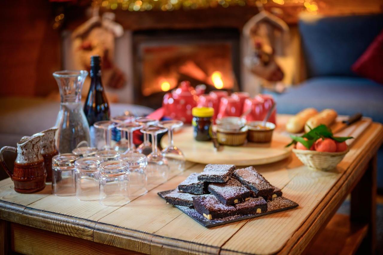 Chalet Himalaya , 10 Person Chalet With 5 Ensuite Bedrooms And Outdoor Jacuzzi In Meribel Centre المظهر الخارجي الصورة